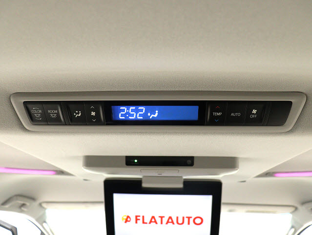 内装の状態も非常にクリーンな状態です｡
ご納車前には専門スタッフが
隅々までクリーニングを行います!