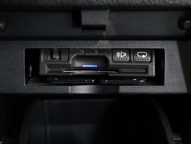 【ＥＴＣ完備!】
高速道路でストレスなく走行できます｡
今や必須の装備ですね!