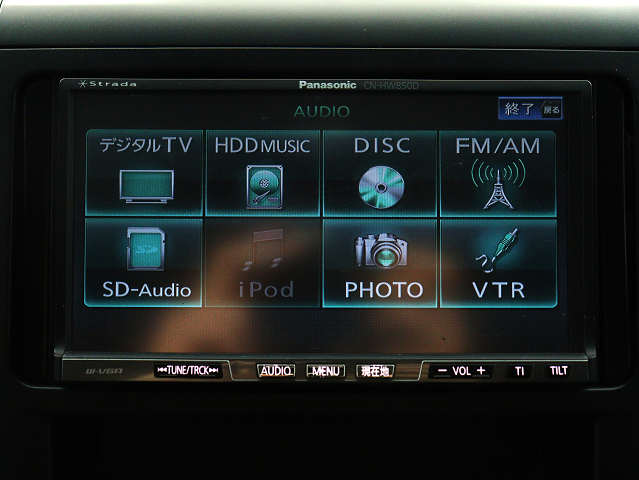 【社外高性能ナビ装備】
社外品でありながらフィット感◎