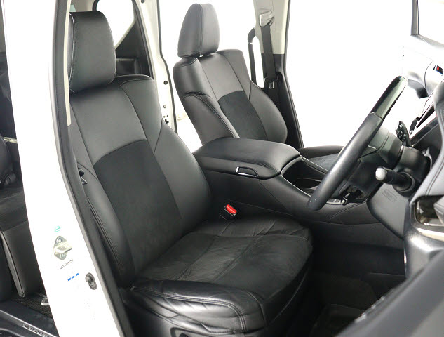 【メモリ機能付きパワーシート】
運転者専用セッティング可能な運転席です!
３名までのポジションを即呼び出します★