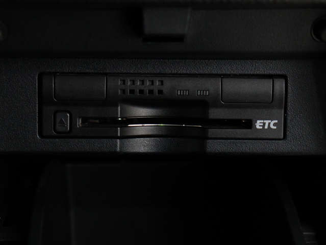 【ＥＴＣ完備!】
高速道路でストレスなく走行できます｡
今や必須の装備ですね!