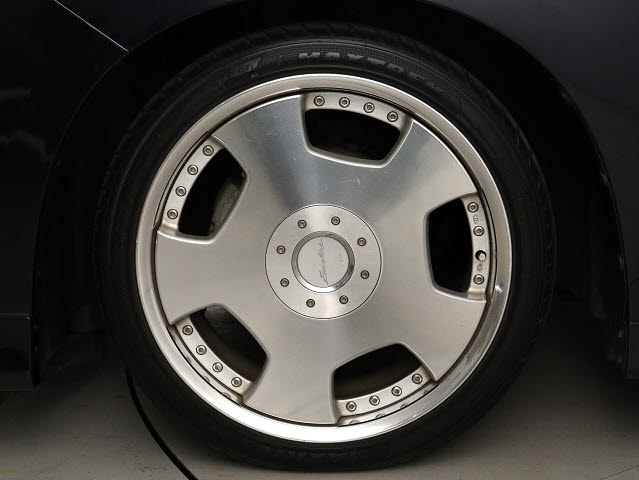 お客様のお好みの新品18インチ、19インチ、
20インチホイール装着可能！ダウンサスなど
ローダウンも取付可能です！ヴァルドやワー
クなどのメーカー品も取り寄せ可能です！