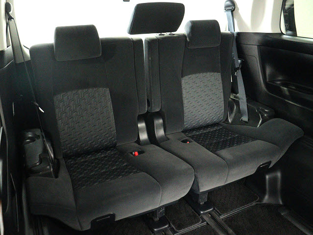 【サードシートまで広々空間】
シートアレンジにて快適空間を演出します!
豊富なアレンジパターンがございます!