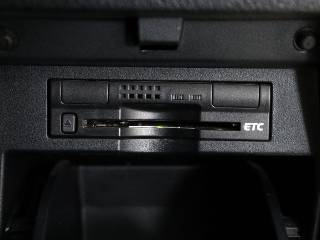 【ＥＴＣ完備!】
高速道路でストレスなく走行できます｡
今や必須の装備ですね!