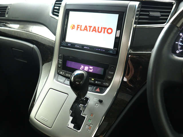 【トヨタ純正ナビ装備】
純正品ならではの操作性とフィット感!
Bluetooth接続可能です!