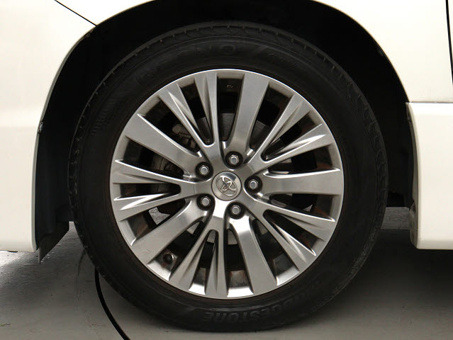 お客様のお好みの新品18インチ、19インチ、
20インチホイール装着可能！ダウンサスなど
ローダウンも取付可能です！ヴァルドやワー
クなどのメーカー品も取り寄せ可能です！