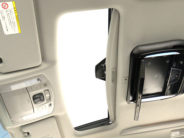 【大人気☆ツインサンルーフ】
見た目もカッコよく、車内の解放感も演出!
必須条件にされるほどの大人気装備です!