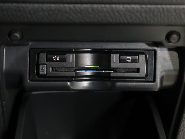 【ＥＴＣ完備!】
高速道路でストレスなく走行できます｡
今や必須の装備ですね!