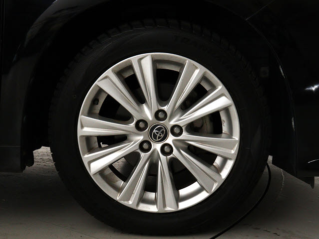 お客様のお好みの新品18インチ、19インチ、
20インチホイール装着可能！ダウンサスなど
ローダウンも取付可能です！ヴァルドやワー
クなどのメーカー品も取り寄せ可能です！