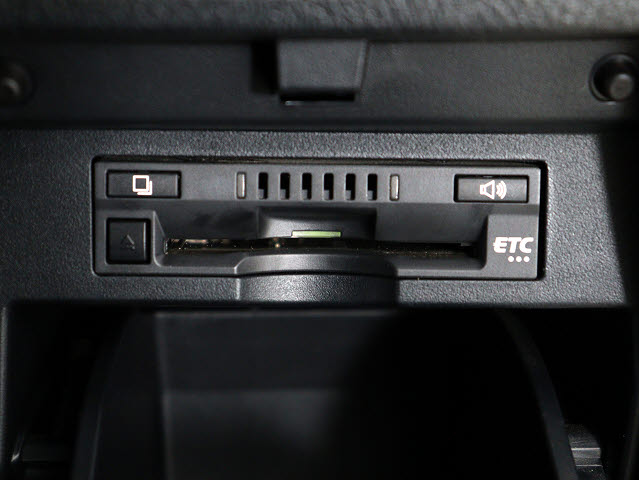 【ＥＴＣ完備!】
高速道路でストレスなく走行できます｡
今や必須の装備ですね!