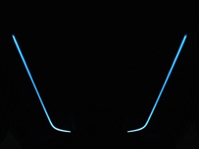 夜間に室内を照らすルームライトです♪♪