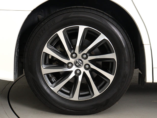 お客様のお好みの新品18インチ、19インチ、
20インチホイール装着可能！ダウンサスなど
ローダウンも取付可能です！ヴァルドやワー
クなどのメーカー品も取り寄せ可能です！