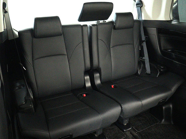 【サードシートまで広々空間】
シートアレンジにて快適空間を演出します!
豊富なアレンジパターンがございます!