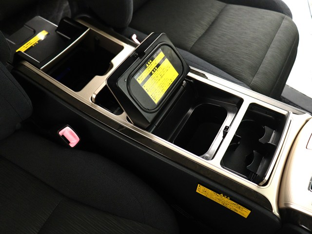 【保温冷機能付きシステムコンソール】
価格１０万円オーバーの高額オプション!
収納力も抜群で見た目もＧＯＯＤです★