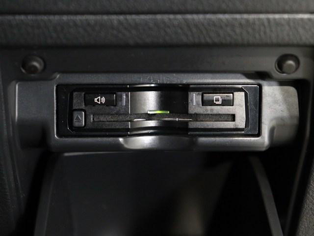 【ＥＴＣ完備!】
高速道路でストレスなく走行できます｡
今や必須の装備ですね!