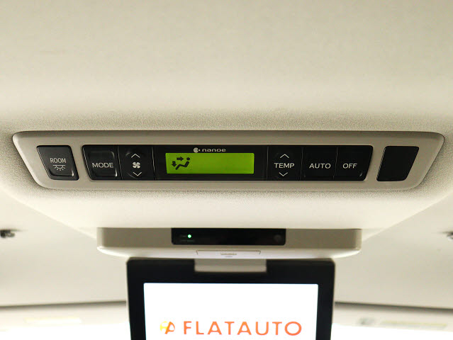 後部座席でエアコン温度をお好みで設定する
ことができます！