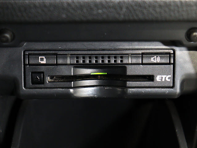 【ＥＴＣ完備!】
高速道路でストレスなく走行できます｡
今や必須の装備ですね!