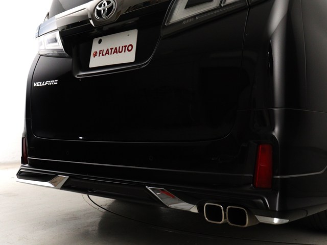 【モデリスタ製　スクエアマフラー】
統一感のあるモデリスタ二本出しマフラー!