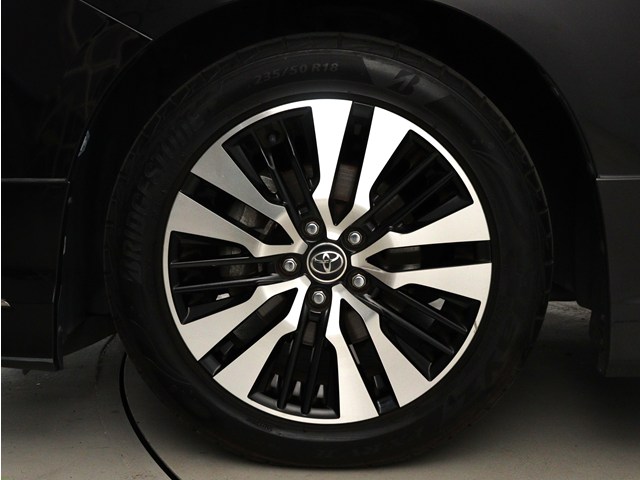 お客様のお好みの新品18インチ、19インチ、
20インチホイール装着可能！ダウンサスなど
ローダウンも取付可能です！ヴァルドやワー
クなどのメーカー品も取り寄せ可能です！