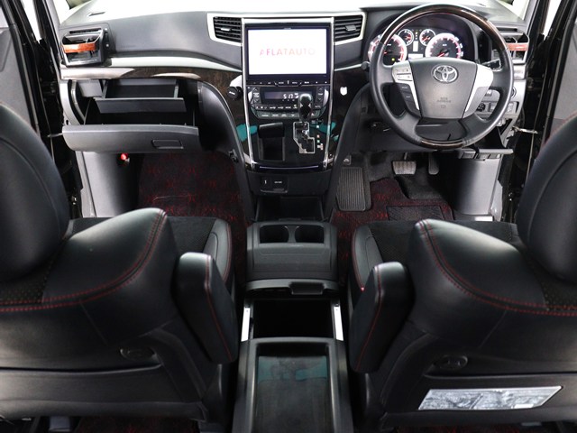 内装の状態も非常にクリーンな状態です｡
ご納車前には専門スタッフが
隅々までクリーニングを行います!