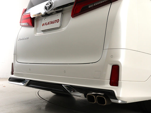 【ＭＯＤＥＬＬＩＳＴＡスタイルエアロ】
大人気のＭＯＤＥＬＬＩＳＴＡを装備!