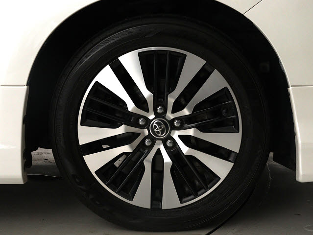 お客様のお好みの新品18インチ、19インチ、
20インチホイール装着可能！ダウンサスなど
ローダウンも取付可能です！ヴァルドやワー
クなどのメーカー品も取り寄せ可能です！