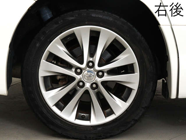 お客様のお好みの新品18インチ、19インチ、
20インチホイール装着可能！ダウンサスなど
ローダウンも取付可能です！ヴァルドやワー
クなどのメーカー品も取り寄せ可能です！