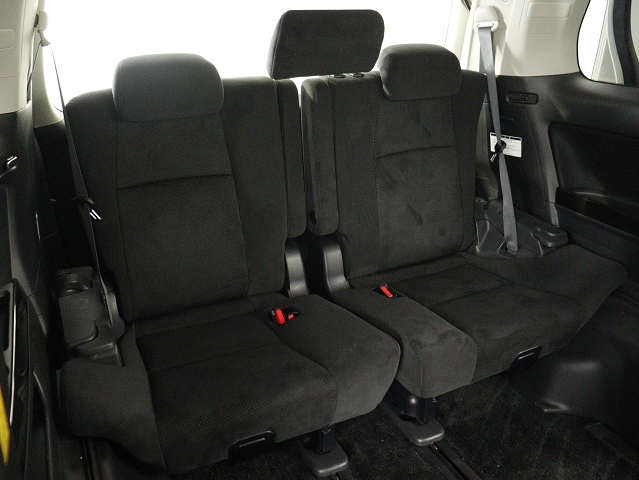 【サードシートまで広々空間】
シートアレンジにて快適空間を演出します!
豊富なアレンジパターンがございます!