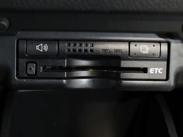 【ＥＴＣ完備!】
高速道路でストレスなく走行できます｡
今や必須の装備ですね!