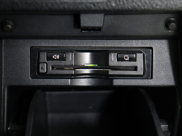 【ＥＴＣ完備!】
高速道路でストレスなく走行できます｡
今や必須の装備ですね!