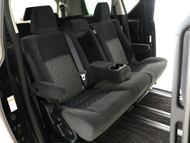 【希少☆８人乗りシート】
７人では足りない｡そんな方ににオススメ!
希少な１台ですのでご検討はお早めに!