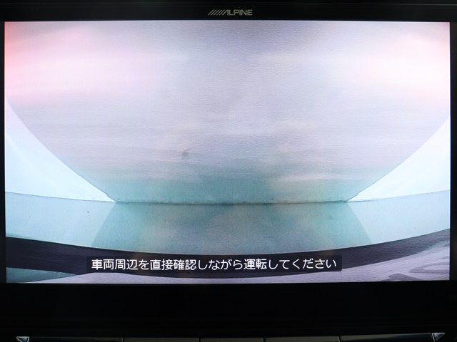 【バックカメラ装備】
大きな車でも安心のバックカメラを完備!
後方も視認できるので安心安全に駐車可能!