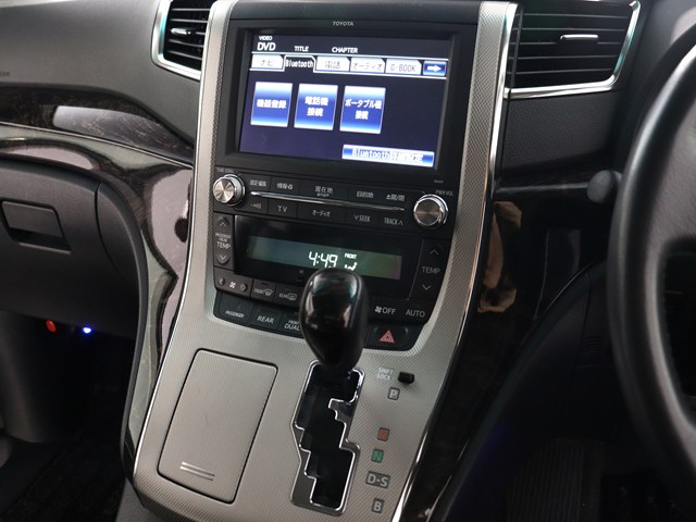【トヨタ純正ナビ装備】
純正品ならではの操作性とフィット感!
Bluetooth接続可能です!
