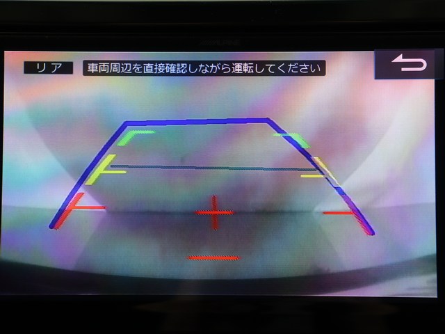 【バックカメラ装備】
大きな車でも安心のバックカメラを完備!
後方も視認できるので安心安全に駐車可能!