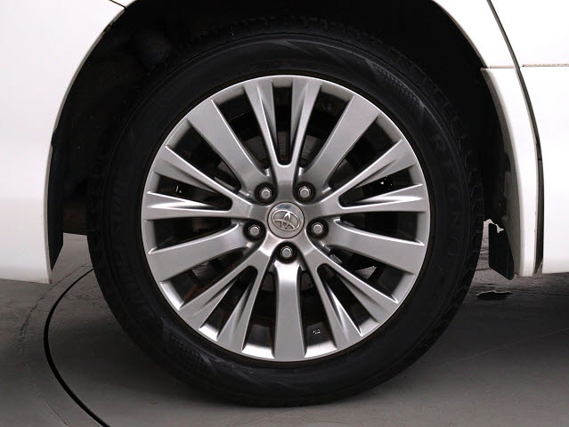 お客様のお好みの新品18インチ、19インチ、
20インチホイール装着可能！ダウンサスなど
ローダウンも取付可能です！ヴァルドやワー
クなどのメーカー品も取り寄せ可能です！