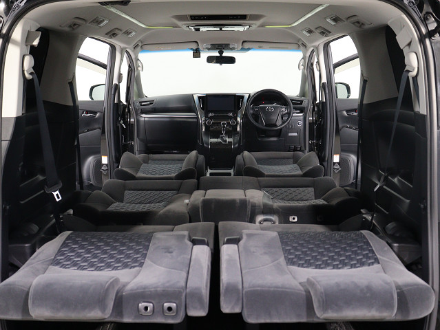 【希少☆８人乗りシート】
７人では足りない｡そんな方ににオススメ!
希少な１台ですのでご検討はお早めに!