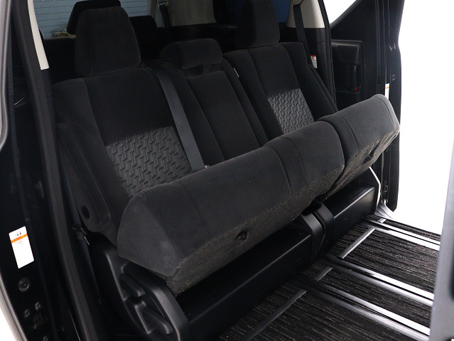 【希少☆８人乗りシート】
７人では足りない｡そんな方ににオススメ!
希少な１台ですのでご検討はお早めに!