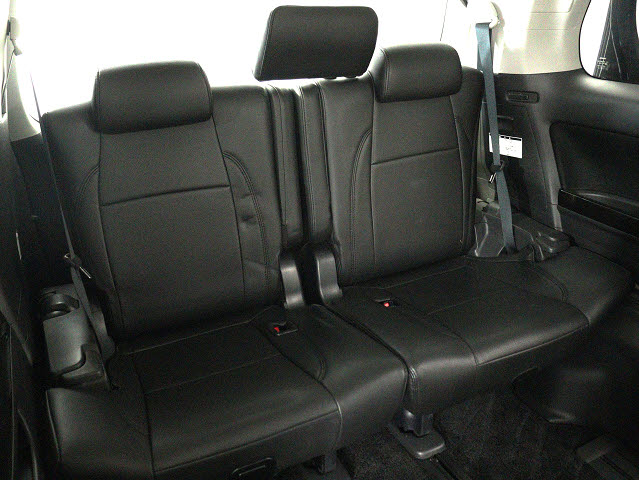 【サードシートまで広々空間】
シートアレンジにて快適空間を演出します!
豊富なアレンジパターンがございます!