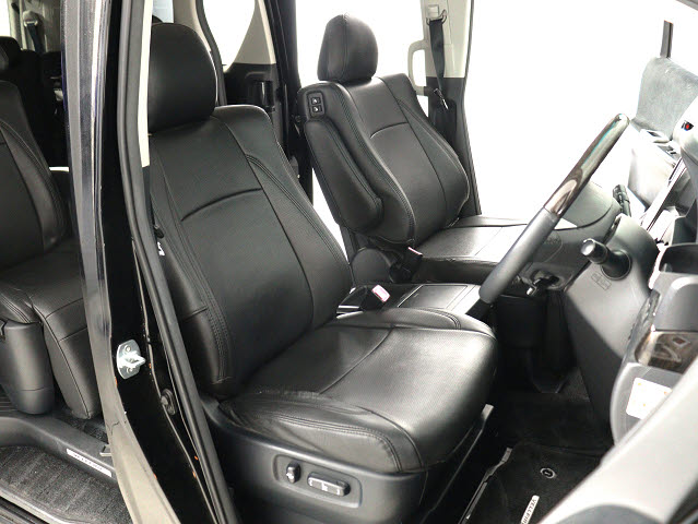 【メモリ機能付きパワーシート】
運転者専用セッティング可能な運転席です!
３名までのポジションを即呼び出します★