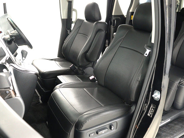 【高級感のあるシートカバー付き】
高級感だけでなく､掃除がしやすい利便性!
お得且つ実用性たっぷりのお車です!