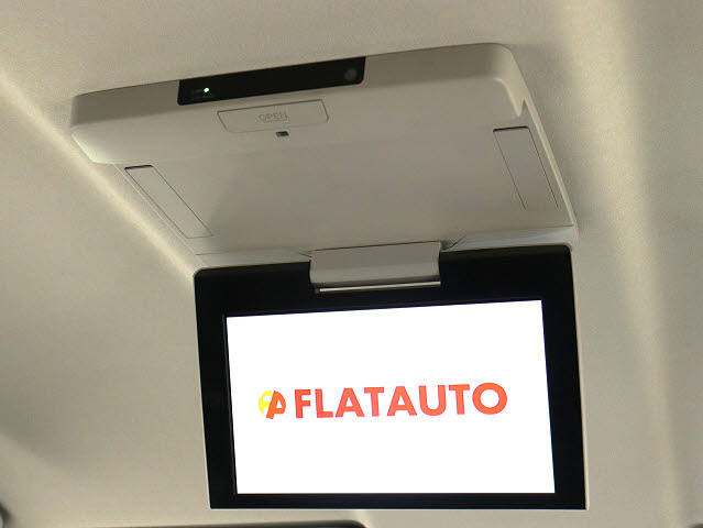 【純正１１インチフリップダウンモニター】
ミニバン必須の人気装備でございます｡
大型モニターで後席の方も快適です★