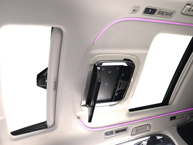 【大人気☆ツインサンルーフ】
見た目もカッコよく、車内の解放感も演出!
必須条件にされるほどの大人気装備です!