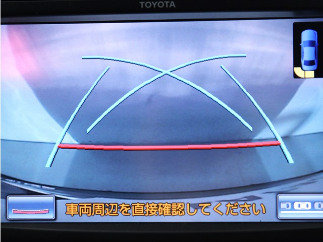 【後席モニター】
ミニバンの必須装備とも言える装備です!
後席の方も飽きることなくドライブが可能!