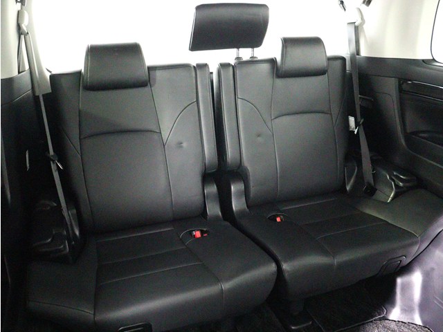 【サードシートまで広々空間】
シートアレンジにて快適空間を演出します!
豊富なアレンジパターンがございます!