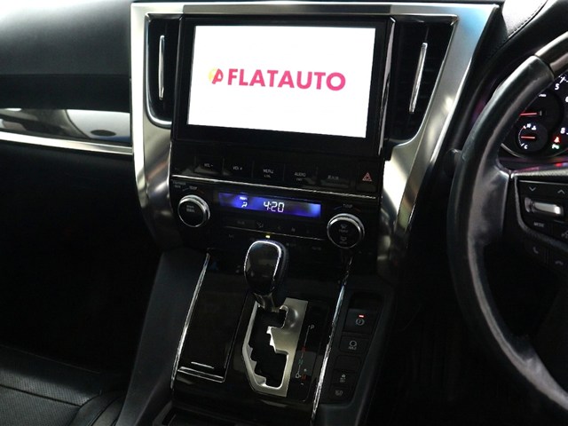 【トヨタ純正ナビ装備】
純正品ならではの操作性とフィット感!
Bluetooth接続可能です!