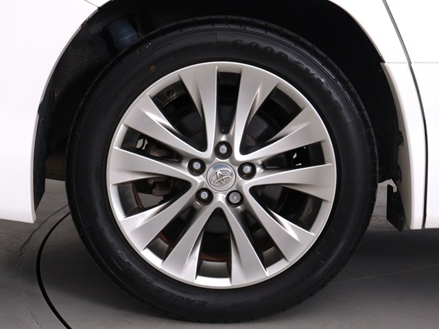 お客様のお好みの新品18インチ、19インチ、
20インチホイール装着可能！ダウンサスなど
ローダウンも取付可能です！ヴァルドやワー
クなどのメーカー品も取り寄せ可能です！