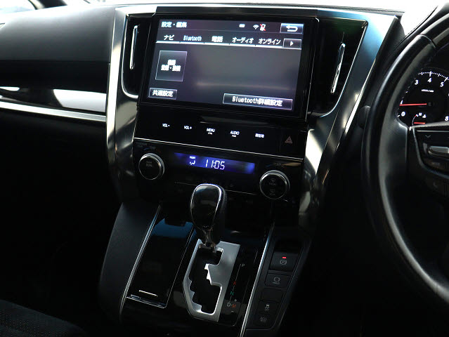 【トヨタ純正ナビ装備】
純正品ならではの操作性とフィット感!
Bluetooth接続可能です!