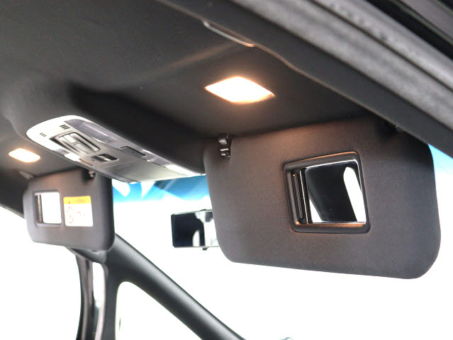 内装の状態も非常にクリーンな状態です｡
ご納車前には専門スタッフが
隅々までクリーニングを行います!