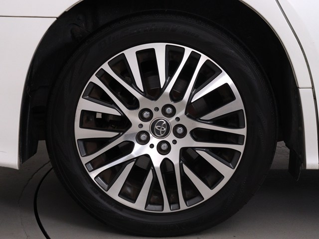 お客様のお好みの新品18インチ、19インチ、
20インチホイール装着可能！ダウンサスなど
ローダウンも取付可能です！ヴァルドやワー
クなどのメーカー品も取り寄せ可能です！