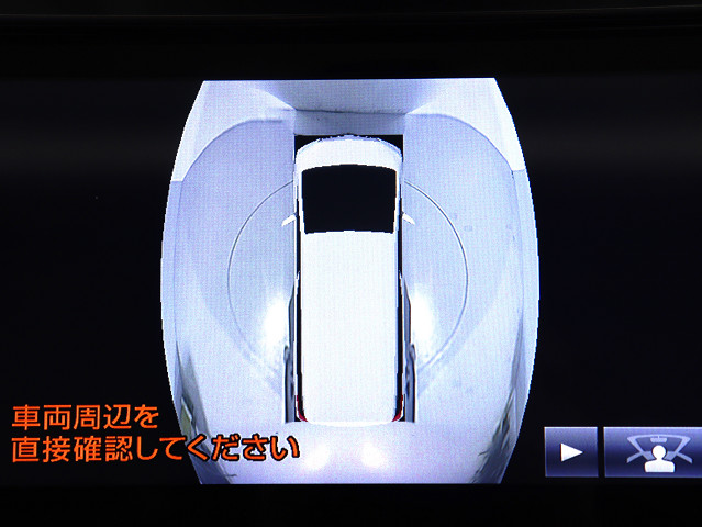 【パノラミックビューモニター　搭載】
全方位確認可能な３６０度カメラ完備です!
オプション価格１０万円オーバーの高級装備